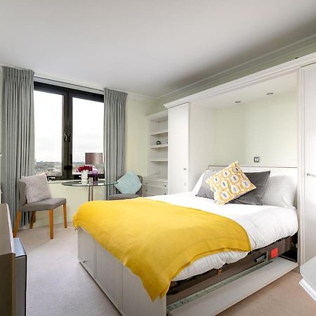 Point West Apartments London Luaran gambar