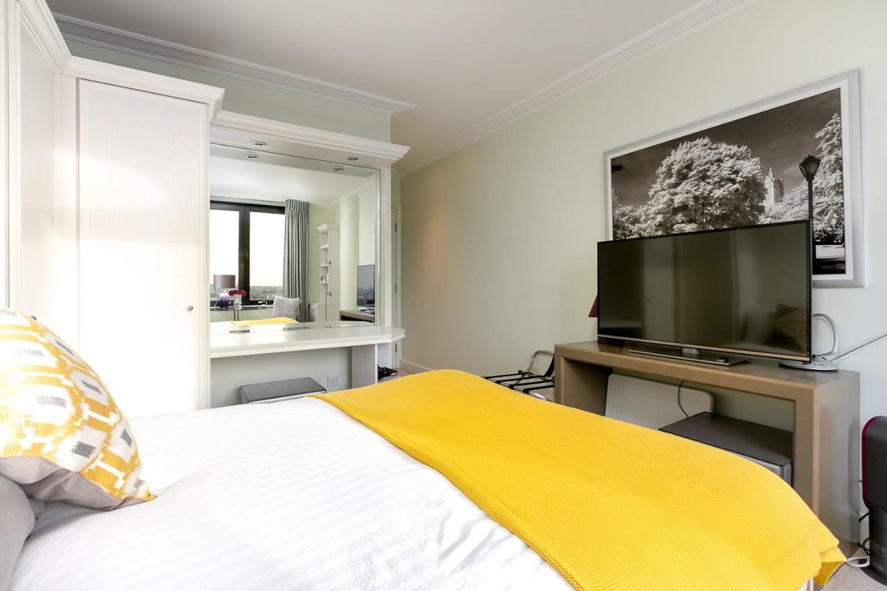 Point West Apartments London Luaran gambar