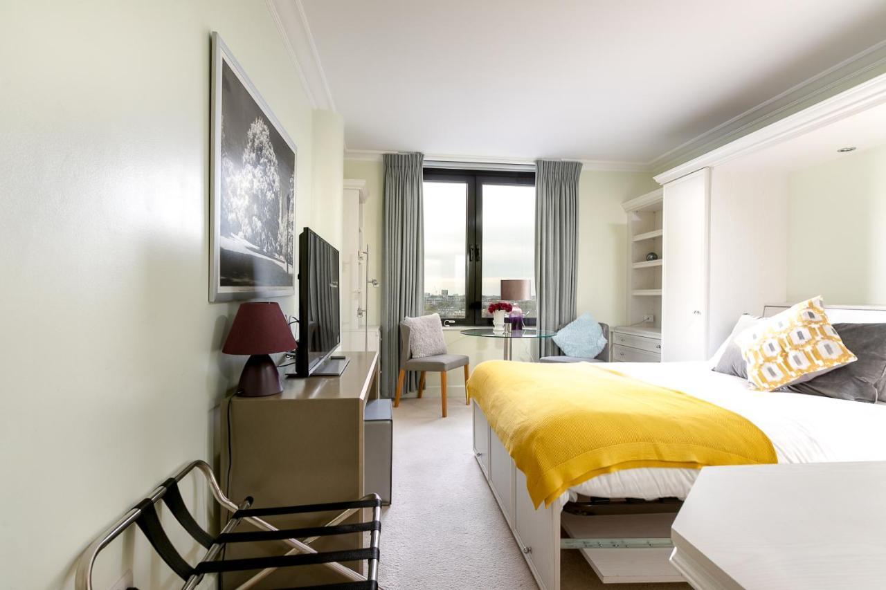 Point West Apartments London Luaran gambar