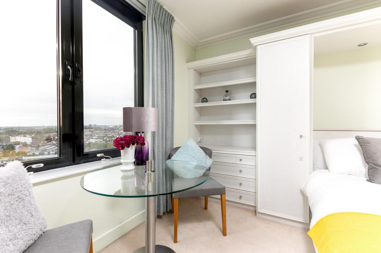 Point West Apartments London Luaran gambar