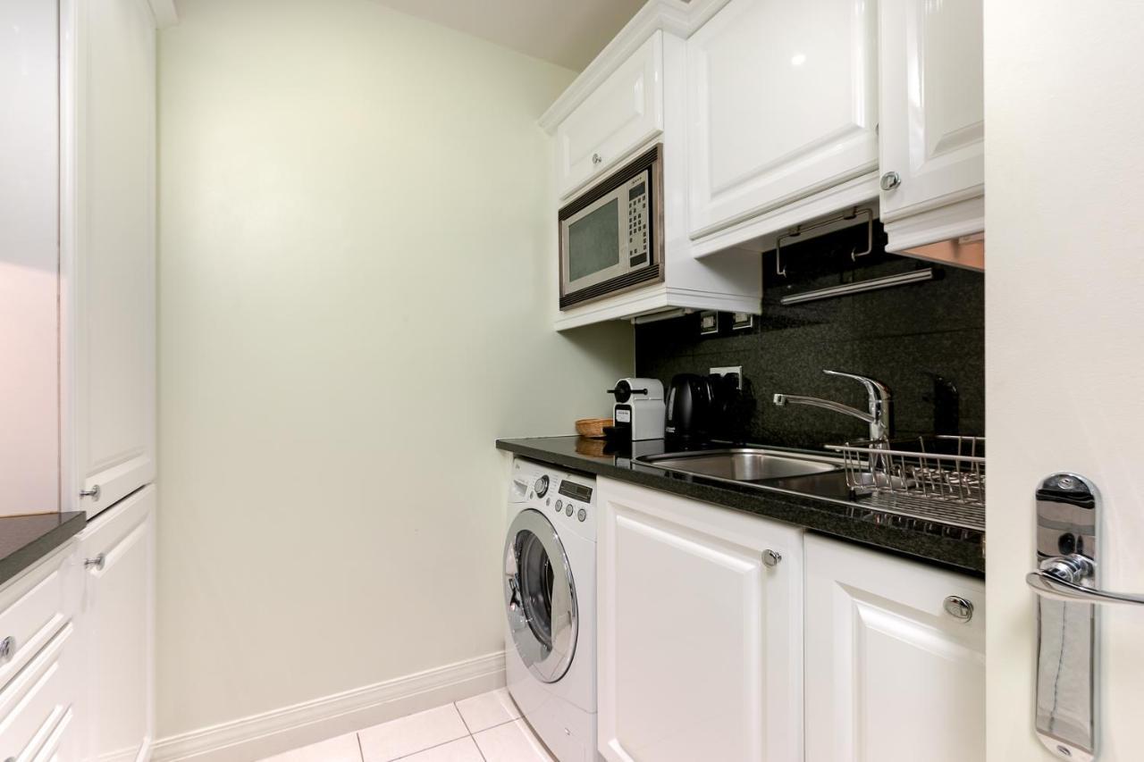 Point West Apartments London Luaran gambar