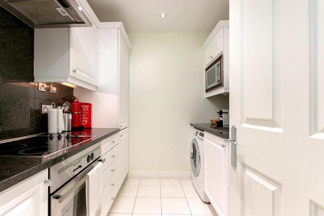 Point West Apartments London Luaran gambar