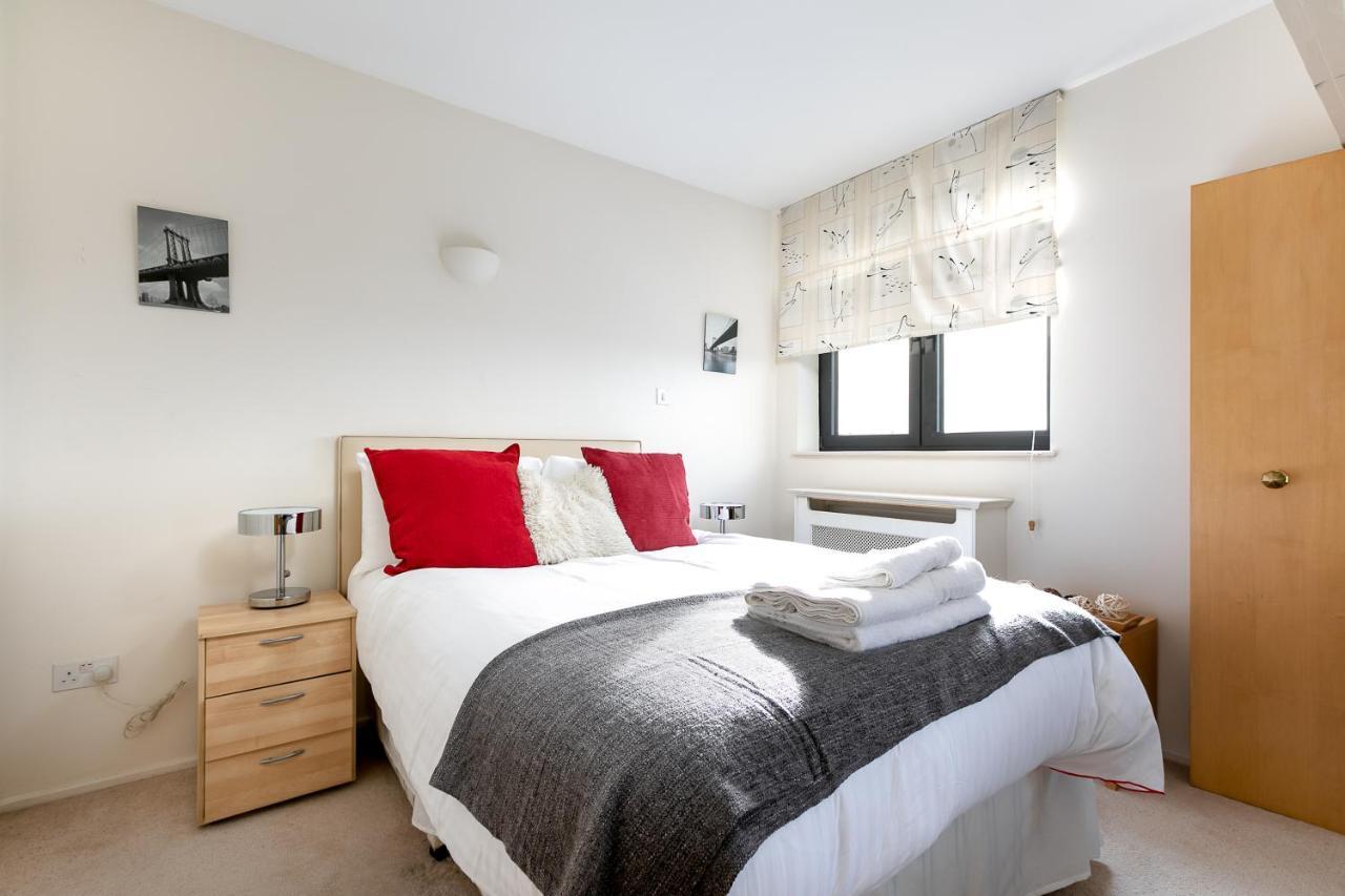 Point West Apartments London Luaran gambar