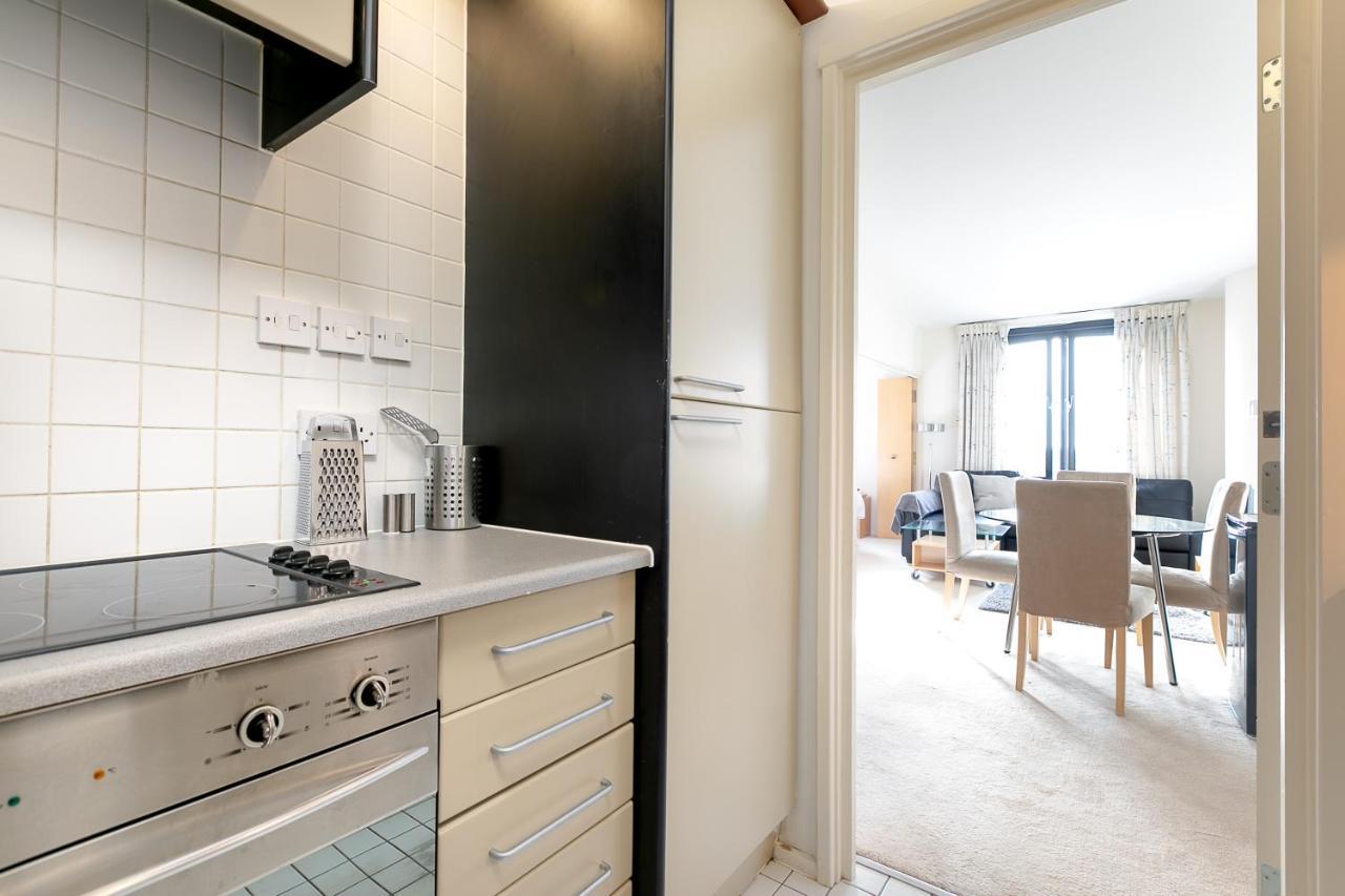Point West Apartments London Luaran gambar