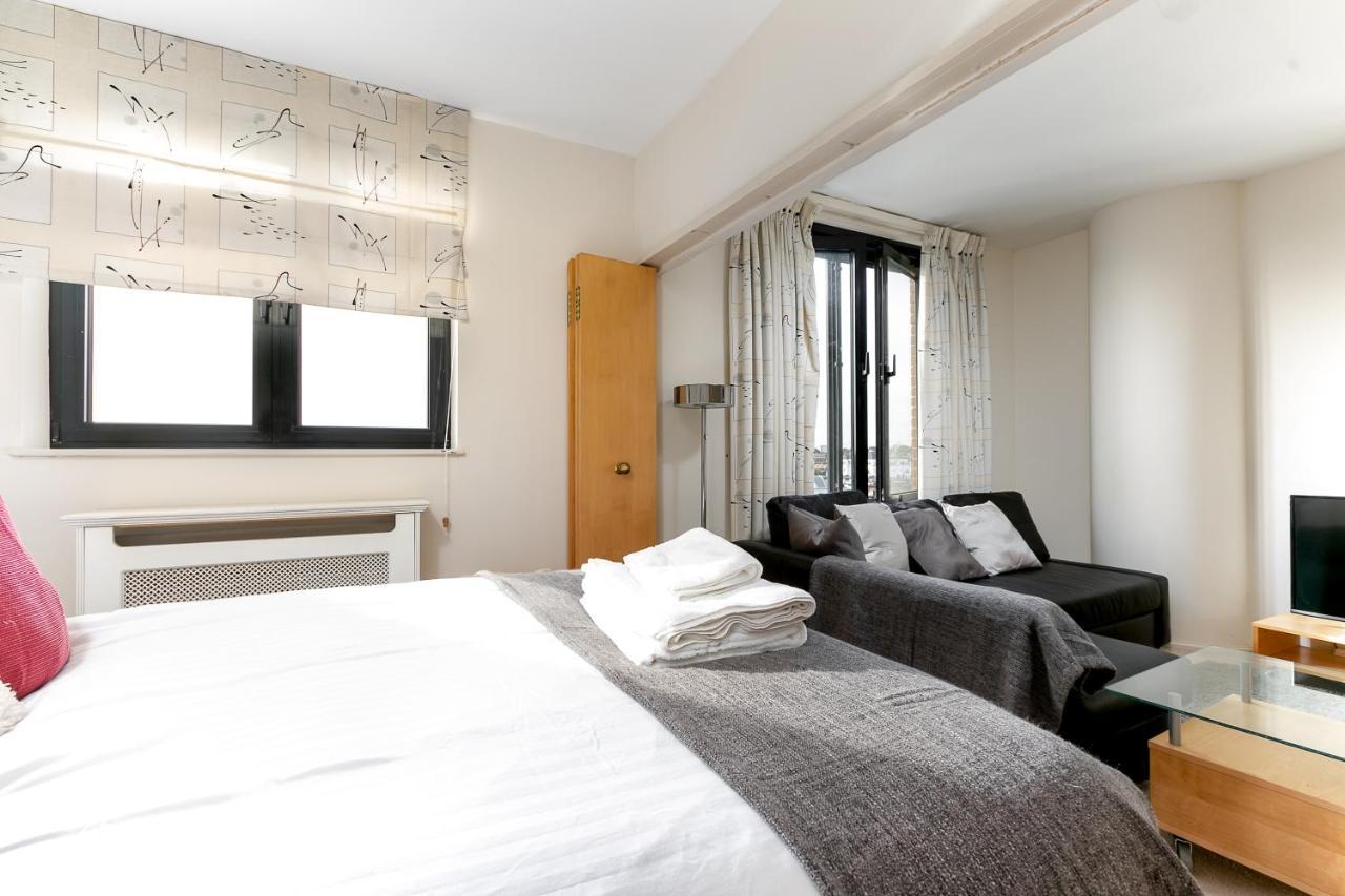 Point West Apartments London Luaran gambar