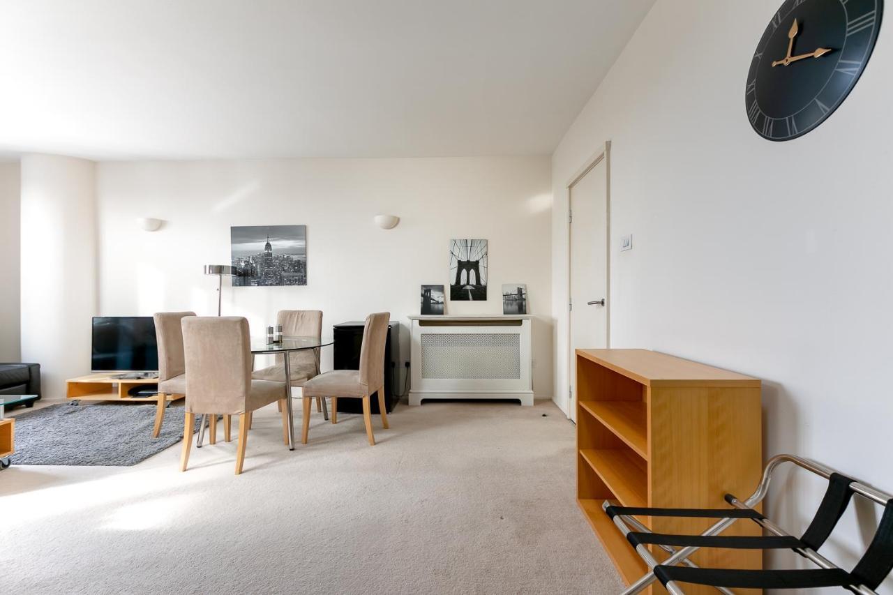 Point West Apartments London Luaran gambar